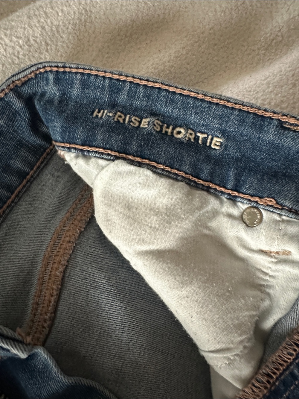 American Eagle high rise short shorts - Picture 3 of 5